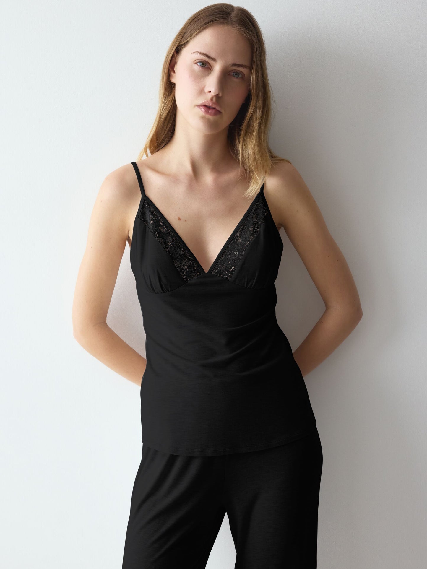ComfortAllureCamisole102291780004BLACK__1